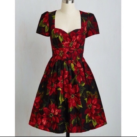 Modcloth Dresses & Skirts - Poinsettia Holiday dress